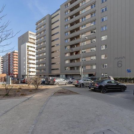 Avia Apartment Three Bedroom Two Balcony Ac & Parking By Noclegi Renters Krakow Luaran gambar