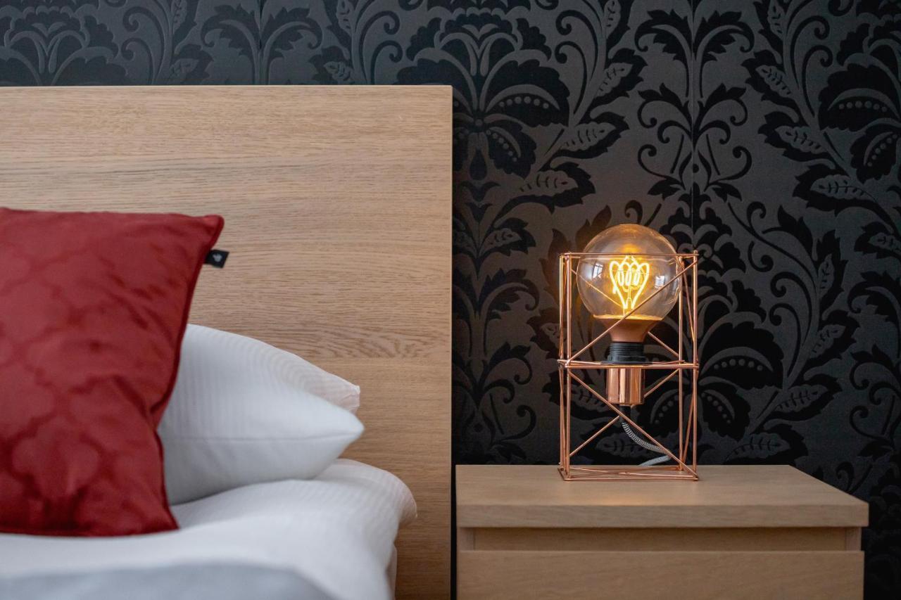 Avia Apartment Three Bedroom Two Balcony Ac & Parking By Noclegi Renters Krakow Luaran gambar